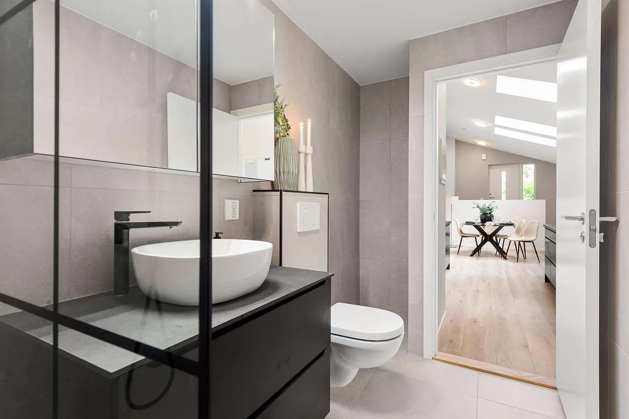 Small Bathroom Ideas: Smart, Space-Saving Design